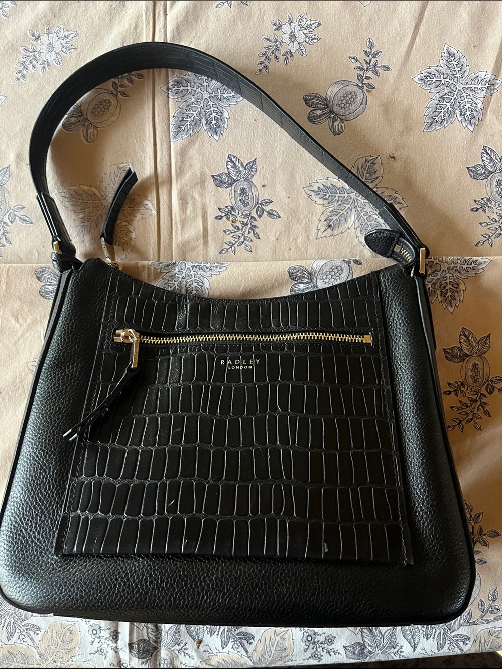 RADLEY LONDON Black Croc-Embossed Leather Shoulder Bag with Gold Hardware